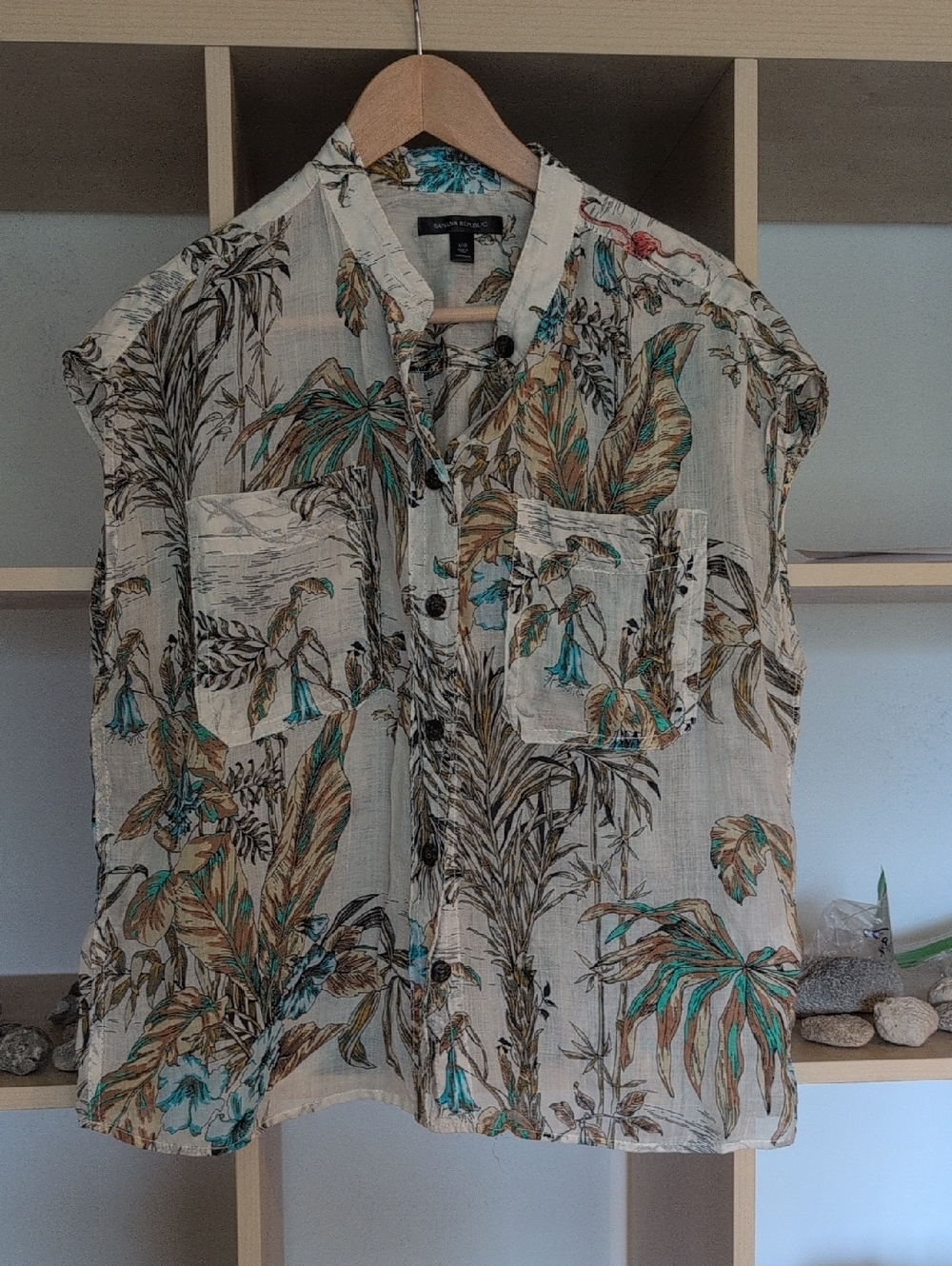 Banana Republic Cream Tropical-Print Short Sleeve Button Shirt